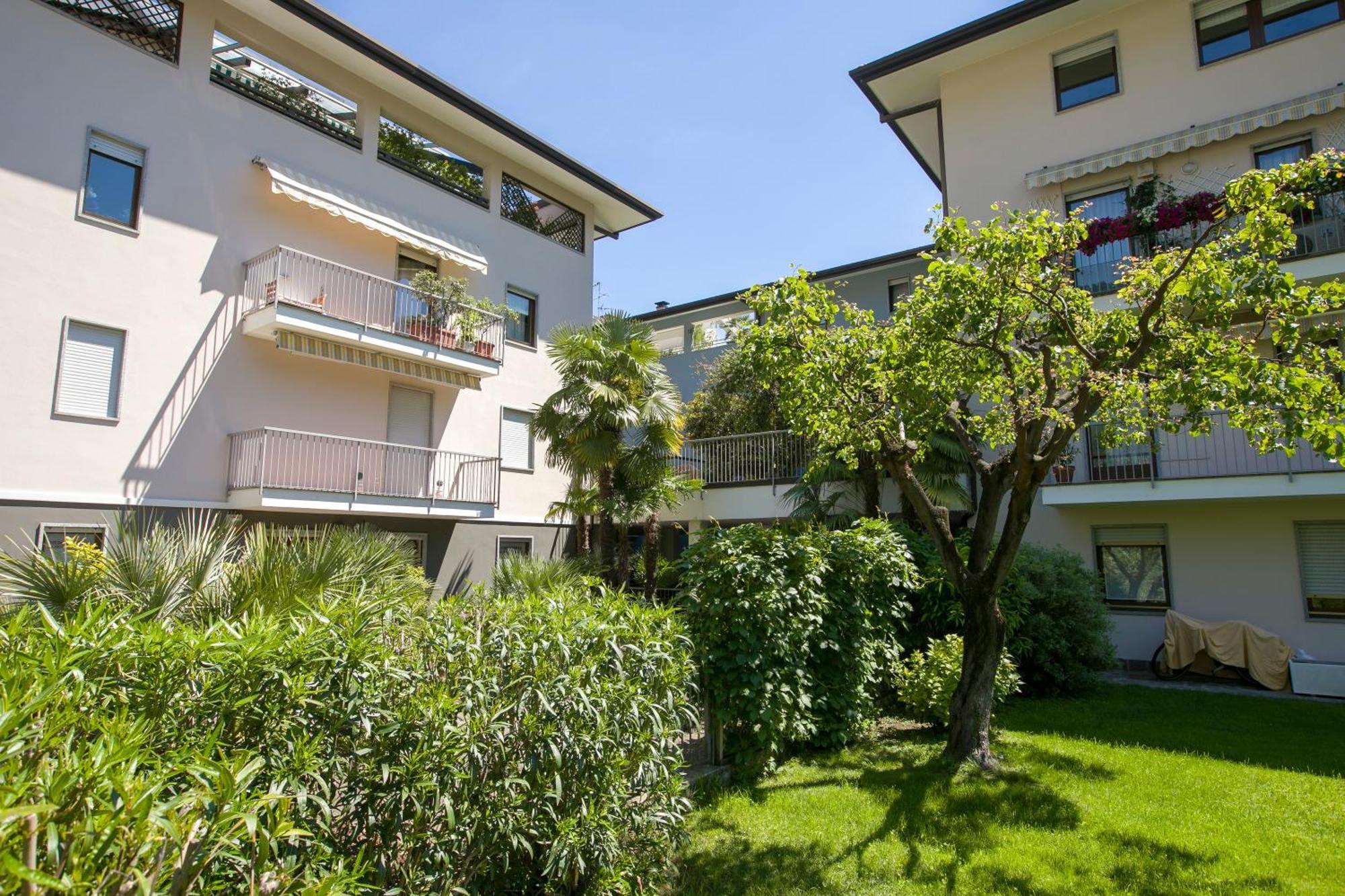 Elegance Suite Isabella Riva del Garda Exterior foto